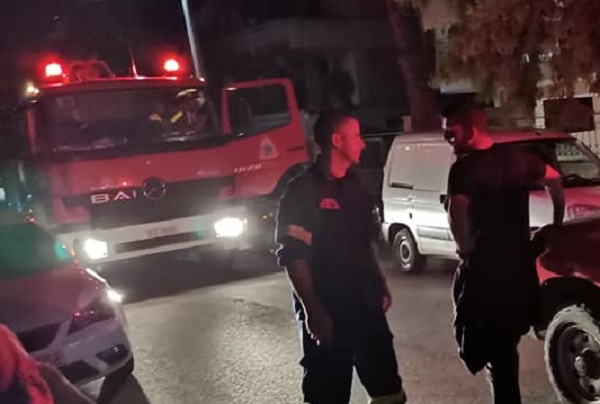 Βριλήσσια : Φωτιά σε αυλή σπιτιού στην οδό Κονίτσης και 28ης Οκτωβρίου