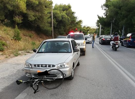 Βριλήσσια: Αυτοκίνητο παρέσυρε ποδηλάτη στην Λεωφόρο Πεντέλης με ελαφρύ τραυματισμό