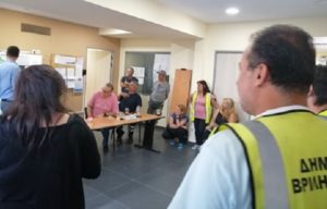 Βριλήσσια: Ο επικεφαλής του Συνδυασμού  Νέα Πνοή για τα Βριλήσσια  συζήτησε  στα γραφεία της Διεύθυνσης με τους εργαζομένους στην καθαριότητα