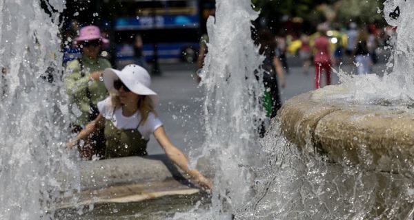 Ελλάδα : Με 35 βαθμούς θερμοκρασία και με "παρουσία" αφρικανικής σκόνη το διήμερο Κυριακής και Δευτέρας