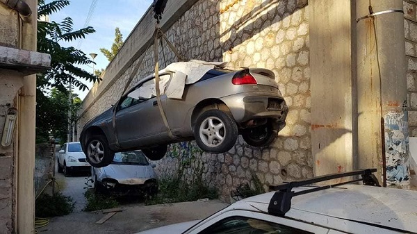 Ηράκλειο: Στην απομάκρυνση εγκαταλειμμένων οχημάτων προχώρησε ο Δήμος