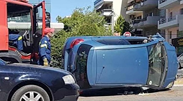 Μαρούσι: Στην αριστερή λωρίδα της λεωφόρου  Κηφισίας ανατράπηκε αυτοκίνητο