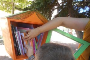Παλλήνη: Δυο «βιβλιοφωλιές» παραδόθηκαν στα παιδιά της Ανθούσας