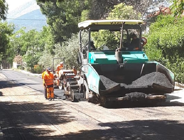 Πεντέλη : Συνεχίζονται  οι ασφαλτοστρώσεις στη Δ.Κ. Μελισσίων