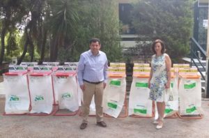 Λυκόβρυση Πεύκη: Κάδους εσωτερικής ανακύκλωσης από τον Περιφερειάρχη Γιώργο Πατούλη παρέλαβε ο Δήμαρχος