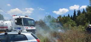 Λυκόβρυση Πεύκη : Μικρής έκτασης πυρκαγιά στην παραρεμάτια περιοχή της Πύρνας