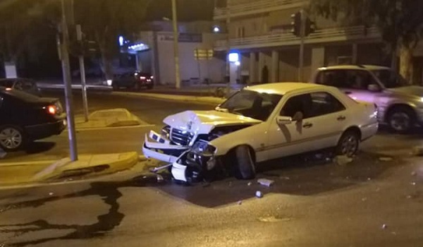 Αρτέμιδα Σπάτα : Ατύχημα στη κεντρική διασταύρωση της Αρτέμιδος τα μεσάνυχτα