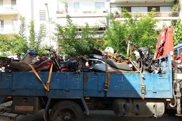 Ζωγράφου: Ο Δήμος απομάκρυνε 14 μοτοσυκλέτες από τους δρόμους