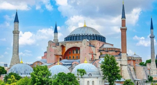 Διεθνή : Έκλεισε η Αγία Σοφία θα ανοίγει ξανά στις 24 Ιουλίου ως τζαμί