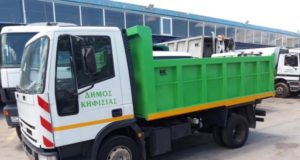 Κηφισιά : Με ένα αυτοκίνητο πλυντήριο κάδων και ένα ανακατασκευασμένο μικρό φορτηγό ενισχύθηκε η υπηρεσία καθαριότητας του Δήμου