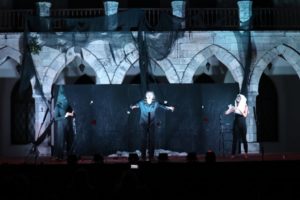 Πεντέλη : Mία υπέροχη ποιοτική παράσταση μαύρης κωμωδίας «Στο μυαλό του Φραντς Κάφκα» απόλαυσε το κοινό στο Μέγαρο Δουκίσσης Πλακεντίας