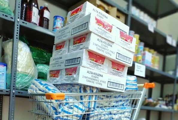 Λυκόβρυση  Πεύκη:  Δωρεά τροφίμων από τους  «Φίλους της Θένιας» στο Κοινωνικό Παντοπωλείο