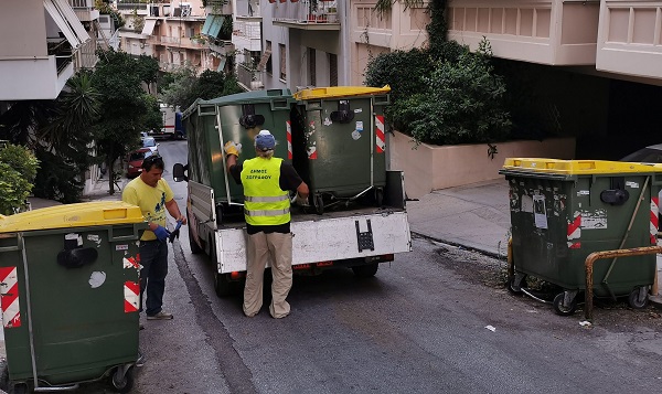 Ζωγράφου : Αντικατάσταση κατεστραμμένων κάδων απορριμμάτων