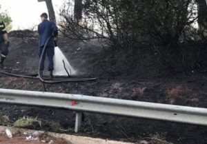 Άγιος Στέφανος : Πυρκαγιά  εκδηλώθηκε σε πρανές μεταξύ της εξόδου της Εθνικής Οδού και του παράδρομου