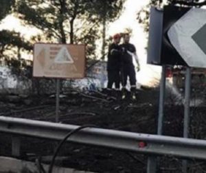 Άγιος Στέφανος : Πυρκαγιά  εκδηλώθηκε σε πρανές μεταξύ της εξόδου της Εθνικής Οδού και του παράδρομου
