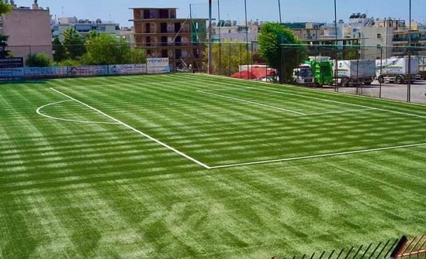 Αργυρούπολη Ελληνικό : Παραδόθηκε το γήπεδο των Σουρμένων με νέο χλοοτάπητα πιστοποιημένο (τύπου FIFA).