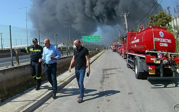 Μεταμόρφωση: Δήλωση Δήμαρχου για την μεγάλη φωτιά σε εργοστάσιο ανακύκλωσης πλαστικών