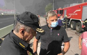 Περιφέρειας Αττικής: Άμεση ήταν η ανταπόκριση και η συνδρομή της Περιφέρειας στην αντιμετώπιση της φωτιάς που ξέσπασε στο εργοστάσιο ανακύκλωσης πλαστικών στη Μεταμόρφωση