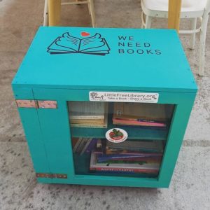Αθήνα: Δανειστική μικροβιβλιοθήκη με ξενόγλωσσα βιβλία στην Δημοτική Αγορά Κυψέλης