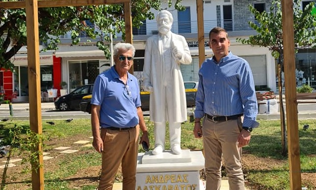 Ελληνικό  Αργυρούπολη : Μία πλατεία στολίδι γεννήθηκε στην καρδιά της Λ Κύπρου , σημείο αναφοράς για όλους τους Επτανήσιους