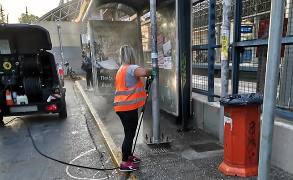 Ηράκλειο: Απολύμανση από τον Δήμο των δημοτικών  λεωφορείων  και τις στάσεις σε όλη την  πόλη