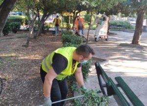 Αθήνα: Επιχείρηση καθαριότητας και αποκατάστασης στην 5η Δημοτική Κοινότητα στην πλατεία Αγίου Ανδρέα στη Λαμπρινή