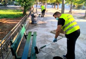 Αθήνα: Επιχείρηση καθαριότητας και αποκατάστασης στην 5η Δημοτική Κοινότητα στην πλατεία Αγίου Ανδρέα στη Λαμπρινή