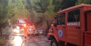 Παπάγου Χολαργός:  Τέθηκε υπό πλήρη έλεγχο η φωτιά στον Υμηττό που ξεκίνησε από ΙΧ αυτοκίνητο