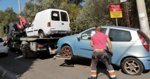 Πεντέλη: Απομακρύνσεις εγκαταλλελειμένων οχημάτων από τους δρόμους του Δήμου