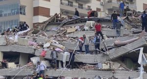 Τουρκία: 20 νεκροί και 786 τραυματίες από τον σεισμός στη Σμύρνη