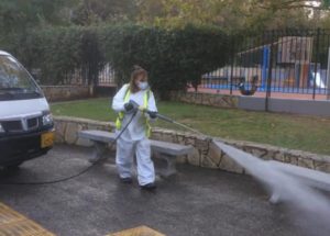 Αθήνα:  Δράση καθαρισμού και αποκατάστασης στην 2ηΔημοτική Κοινότητα στην πλατεία Χελντραϊχ στο Νέο  Κόσμο από την  ομάδα καθαριότητας του Δήμου