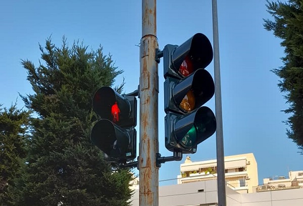 Νέα Ιωνία: Τοποθέτηση φωτεινού σηματοδότη στην οδό Αλέκου Παναγούλη