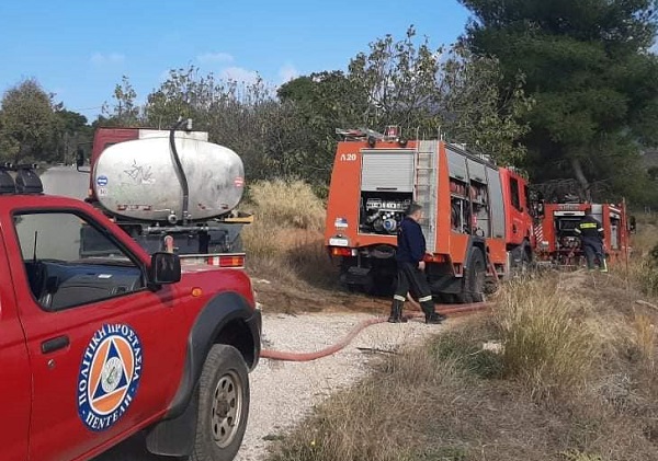 Πεντέλη : Πυρκαγιά σε δασική έκταση επί της οδού Μελπομένης στα Μελίσσια