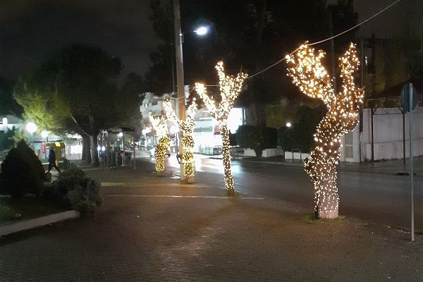 Πεντέλη : Σε γιορτινή διάθεση ο Δήμος στολίζεται  για τα Χριστούγεννα
