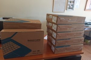 Λυκόβρυση  Πεύκη: Laptops στα Δημοτικά Σχολεία παρέδωσε η Πρωτοβάθμια Σχολική Επιτροπή για τη δημιουργία ηλεκτρονικής τάξης