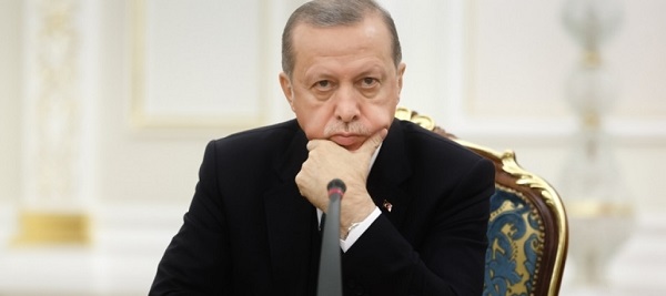Τουρκία: Ο Ερντογάν αντικατέστησε τον διοικητή της κεντρικής τράπεζας βλέποντας την λίρα να καταρρέει