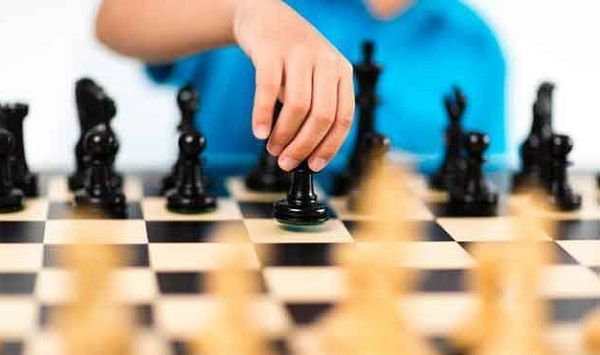 Ηράκλειο Αττικής: Δωρεάν μαθήματα σκάκι για τα παιδιά των νηπιαγωγείων και των δημοτικών σχολείων της πόλης οργανώνει ο Δήμος