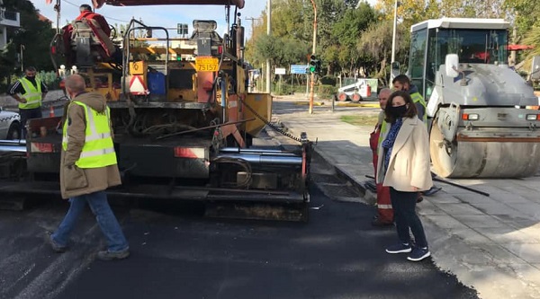 Περιφέρεια Αττικής : Συνεχίζονται οι εργασίες ασφαλτόστρωσης στην οδό Πεντέλης