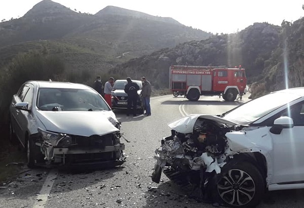 Πεντέλη: Σοβαρό ατύχημα με τραυματίες στο δρόμο προς Άγιο Πέτρο