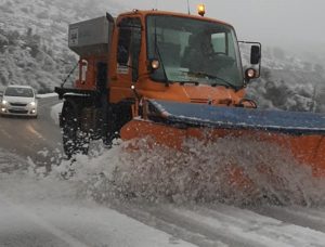 Πεντέλη: Τα πρώτα χιόνια στο βουνό της Πεντέλης είναι γεγονός