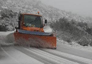 Πεντέλη: Τα πρώτα χιόνια στο βουνό της Πεντέλης είναι γεγονός