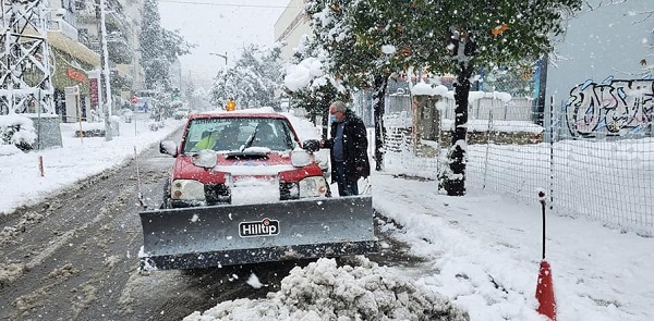 Μαρούσι: Ημέρα και νύχτα επιχειρούν οι δυνάμεις του Δήμου για τα φαινόμενα κακοκαιρίας