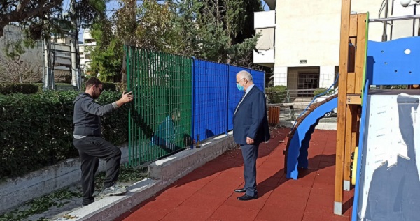 Παλλήνη: Σε εξέλιξη οι εργασίες κατασκευής νέας παιδικής χαράς στην οδό Κριεζή στον Σταυρό