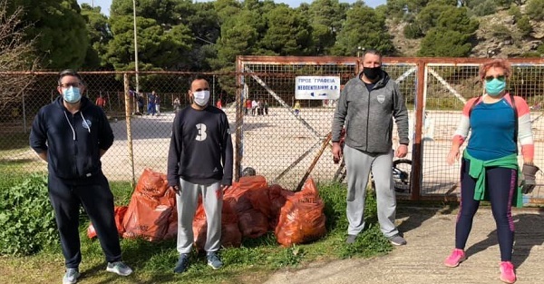 Πεντέλη : Δράση καθαρισμού απορριμμάτων στο γήπεδο «Θάλωσι» στην Νέα Πεντέλη