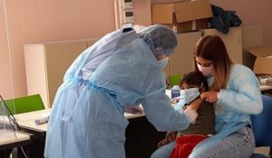 Χαλάνδρι: Εμβολιασμός παιδιών Ρομά στο Κέντρο Νεότητας του Δήμου