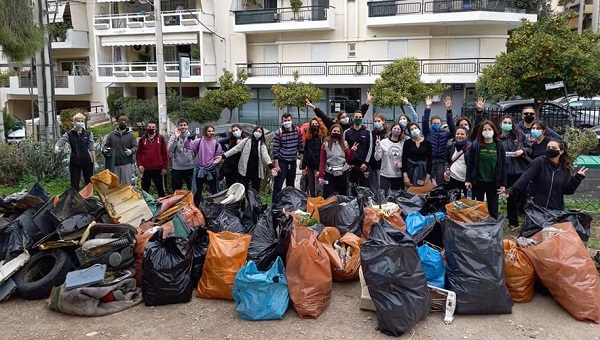 Αθήνα: Δράση καθαρισμού του λόφου της Γκράβας από την  εθελοντική ομάδα Save Your Hood