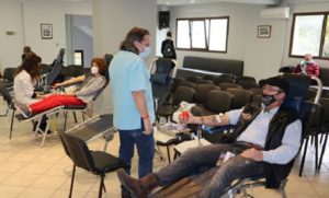 Χαλάνδρι: Οι εθελοντές αιμοδότες έστειλαν το μήνυμα: «Δίνουνε αίμα - Νικάμε το φόβο»
