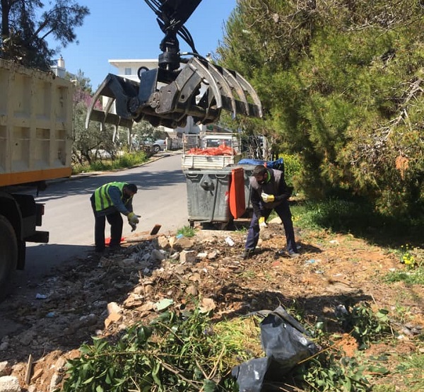 Πεντέλη : Σήμερα «Παρασκευή Καθαριότητας» με την εθελοντική συνδρομή της We4All We4All Volunteers