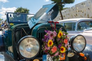 Κηφισιά: Λέσχη φίλων παλαιού αυτοκινήτου ΦΙΛ.ΠΑ «15ος Γύρος Κηφισιάς Αντίκες και Λουλούδια»
