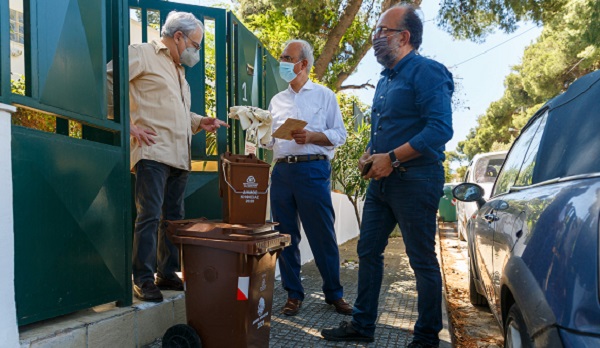 Κηφισιά: Ο Δήμος  διένειμε  δωρεάν κάδους κομποστοποίησης